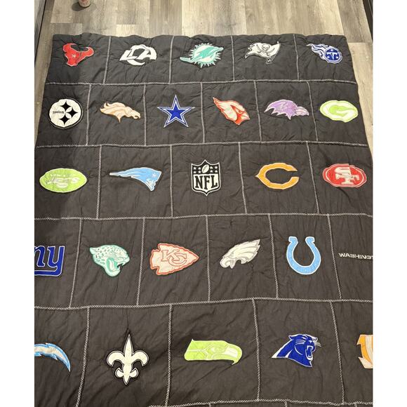 Pottery Barn Teen NFL Gray Team Logos Comforter Quilt full/queen